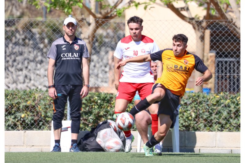 Segunda FFCV: El Orba salva un empate tras jugar más de una hora de partido con uno menos ante el Portuarios  Segunda FFCV: El Orba salva un empate tras jugar más de una hora de partido con uno menos ante el Portuarios