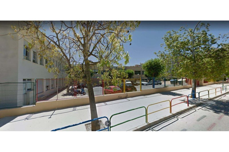 Siete aulas del colegio Gabriel Miró de Calp están confinadas Siete aulas del colegio Gabriel Miró de Calp están confinadas