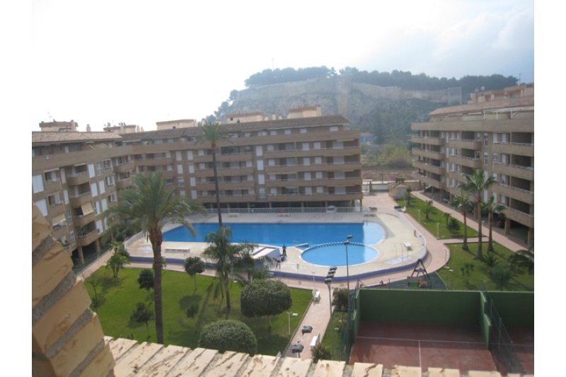 Evacúan la urbanización Puerto Romano en Dénia por un incendio Evacúan la urbanización Puerto Romano en Dénia por un incendio