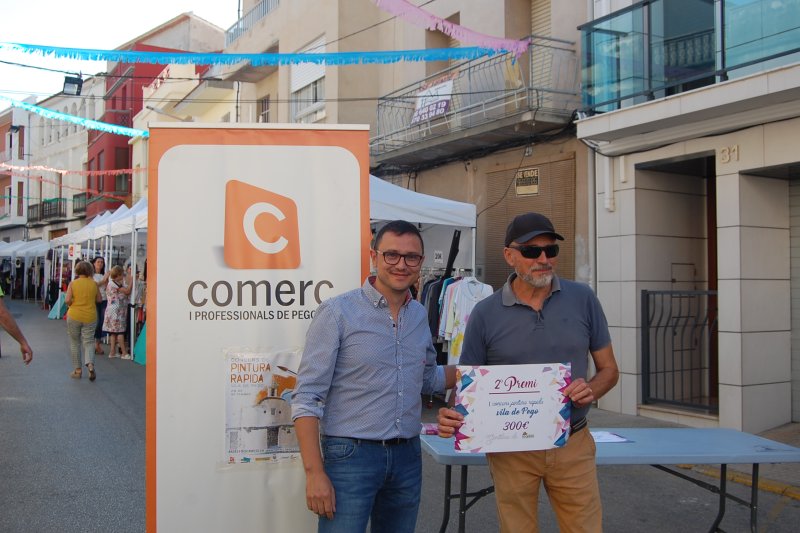 David Aguado guanya el concurs de pintura ràpida de Pego que organitza l’associació de comerciants David Aguado guanya el concurs de pintura ràpida de Pego que organitza l’associació de comerciants