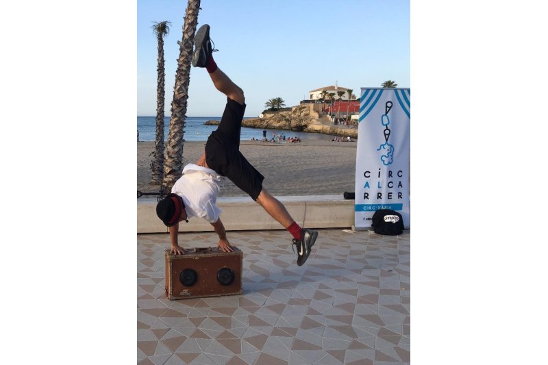 Estreno del circuito de teatro de calle en el Arenal Estreno del circuito de teatro de calle en el Arenal