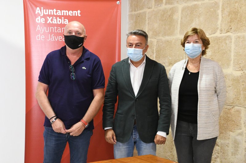 Reestructuración en el gobierno de Xàbia: Se incorpora a CpJ y Courcelles sustituye a Bolufer que se jubila Reestructuración en el gobierno de Xàbia: Se incorpora a CpJ y Courcelles sustituye a Bolufer que se jubila