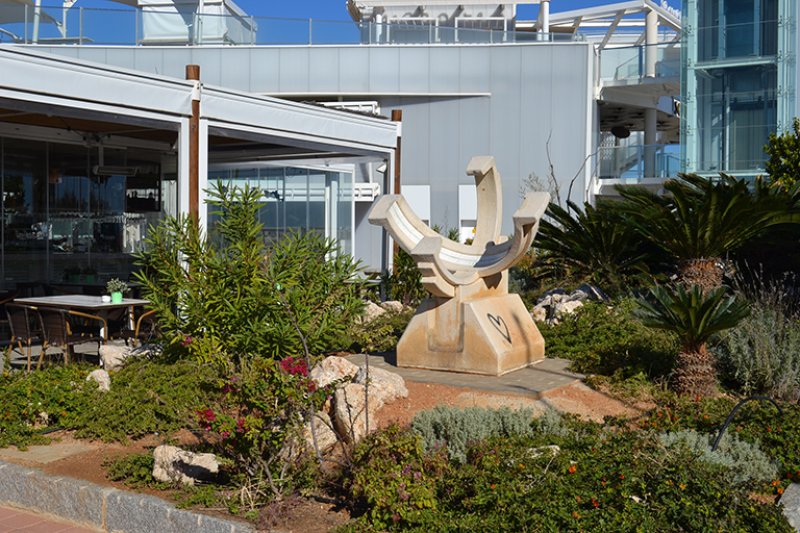 Alumnos del Maria Ibars de Dénia  piden la recuperación de un reloj solar Alumnos del Maria Ibars de Dénia  piden la recuperación de un reloj solar