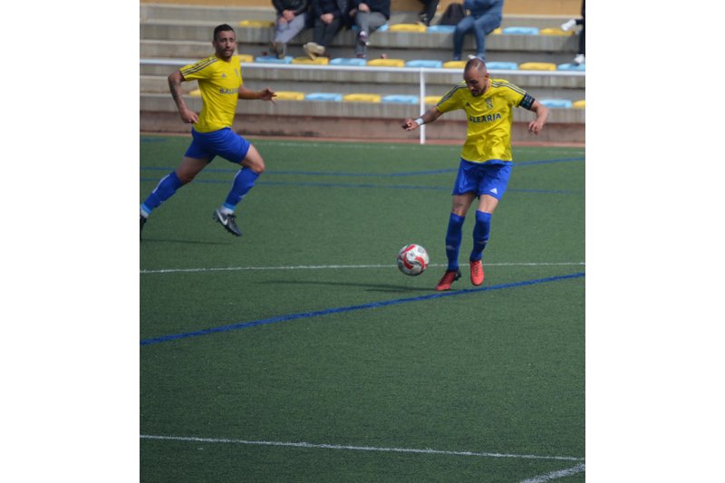 Preferente: El Dénia celebra la promoción goleando al Alginet y el Jávea vuelve a pinchar Preferente: El Dénia celebra la promoción goleando al Alginet y el Jávea vuelve a pinchar