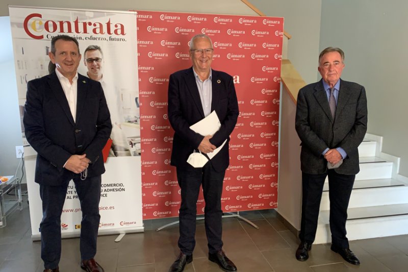 La Cámara de Comercio informa sobre el plan de ayudas del Gobierno Central para la digitalización de pequeñas empresas  La Cámara de Comercio informa sobre el plan de ayudas del Gobierno Central para la digitalización de pequeñas empresas