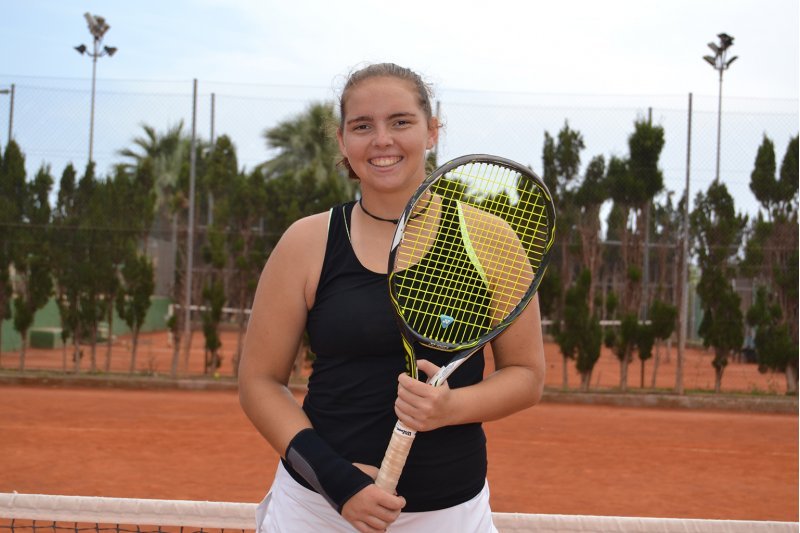 La tennista Silvia Bordes Caselles guanya el premi a la millor esportista de Dénia 2017 La tennista Silvia Bordes Caselles guanya el premi a la millor esportista de Dénia 2017