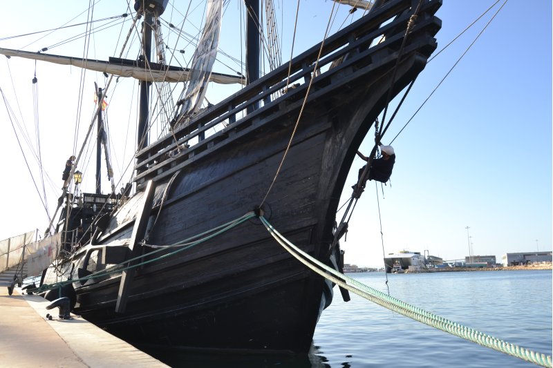 La réplica de la Nao Victoria ya está en Marina Dénia La réplica de la Nao Victoria ya está en Marina Dénia