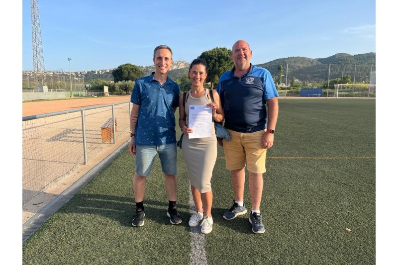 El Club de Fútbol Juventud Pedreguer dona 1.129 euros para la investigación de enfermedades minoritarias El Club de Fútbol Juventud Pedreguer dona 1.129 euros para la investigación de enfermedades minoritarias