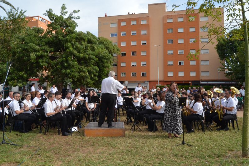 Discursos políticos, música y danza en el acto institucional del 9 d'Octubre en Dénia Discursos políticos, música y danza en el acto institucional del 9 d'Octubre en Dénia