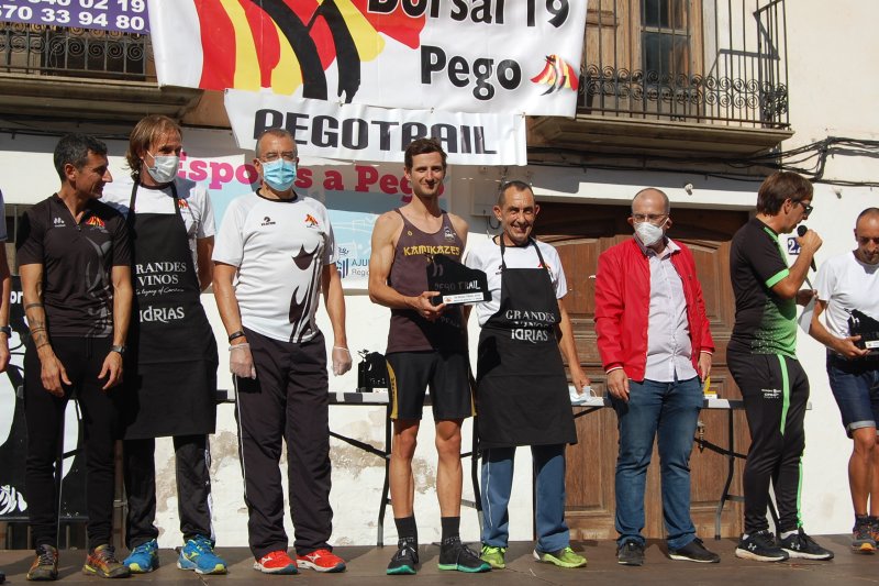 Rosa Lara y Adrián Ivars se imponen en la categoría reina de una recuperada Pego Trail con 430 atletas participantes Rosa Lara y Adrián Ivars se imponen en la categoría reina de una recuperada Pego Trail con 430 atletas participantes