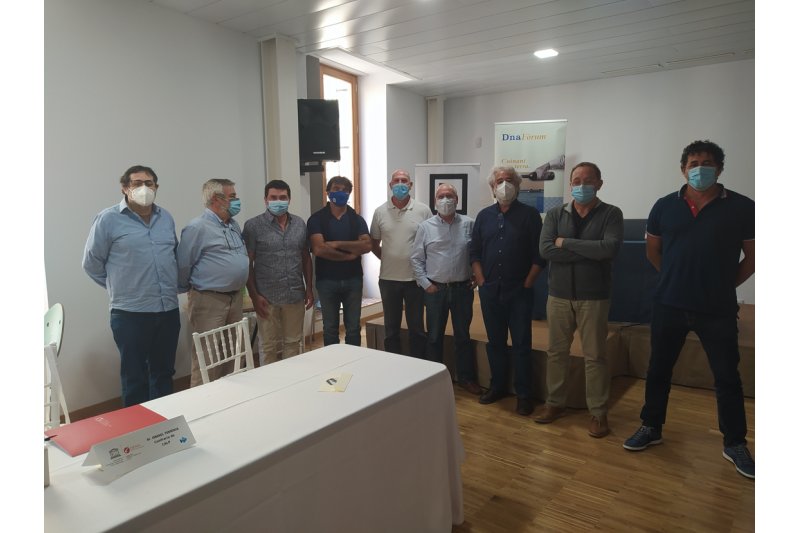 Pescadores y científicos intercambian en Dénia proyectos y experiencias sobre el futuro de la pesca Pescadores y científicos intercambian en Dénia proyectos y experiencias sobre el futuro de la pesca