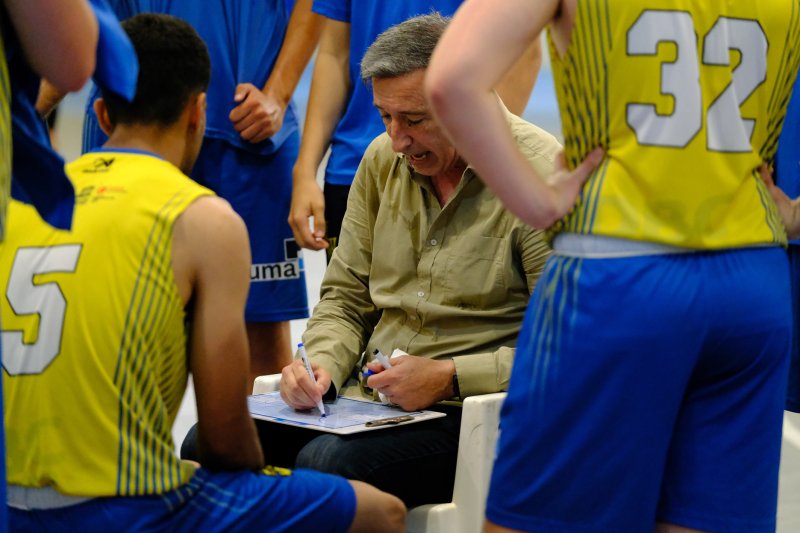 El Dénia Bàsquet Club empata a 78 contra el Burjassot en la ida de cuartos por el ascenso El Dénia Bàsquet Club empata a 78 contra el Burjassot en la ida de cuartos por el ascenso