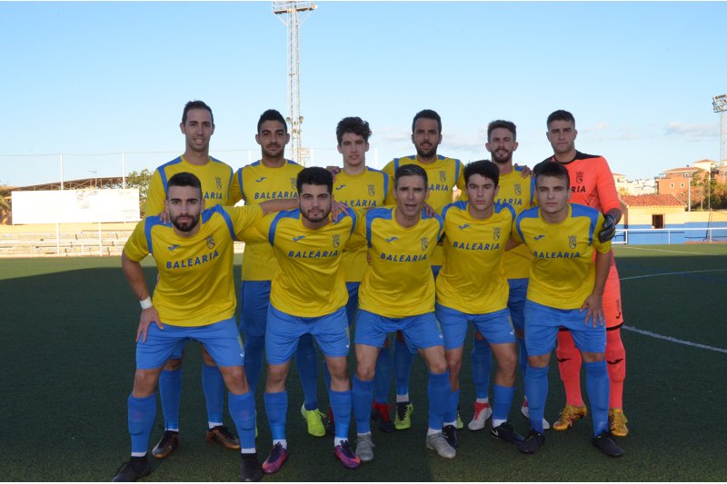 El Dénia tratará de sorprender al Tavernes para sumar puntos El Dénia tratará de sorprender al Tavernes para sumar puntos