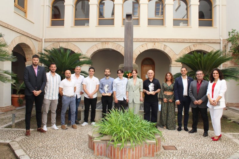 Vicent Ortuño i la Unió Musical són els destinataris de les II Distincions 9 d’Octubre a Ondara Vicent Ortuño i la Unió Musical són els destinataris de les II Distincions 9 d’Octubre a Ondara