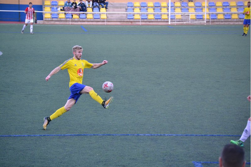 Fútbol Preferente: El Dénia sucumbe ante el líder, el Jávea gana y ya es tercero y el Calpe empata Fútbol Preferente: El Dénia sucumbe ante el líder, el Jávea gana y ya es tercero y el Calpe empata