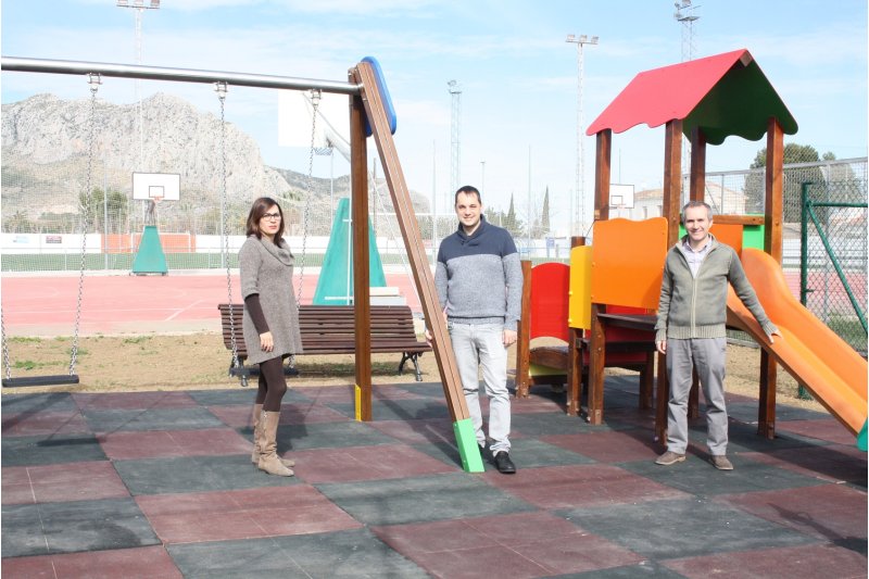 Ondara habilita un parc infantil per a les famílies al poliesportiu municipal Ondara habilita un parc infantil per a les famílies al poliesportiu municipal
