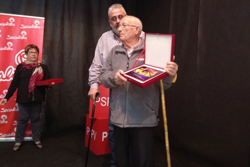 El PSPV de Pego commemora el 14 d’abril amb un homenatge als mantenidors de l’esperit republicà El PSPV de Pego commemora el 14 d’abril amb un homenatge als mantenidors de l’esperit republicà