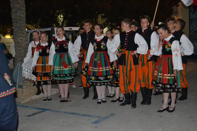 Tretze països compartixen cultura, artesania i gastronomia en la novena edició del Festival Multicultural de Benissa Tretze països compartixen cultura, artesania i gastronomia en la novena edició del Festival Multicultural de Benissa