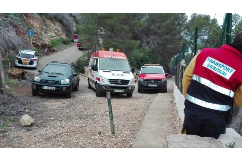 Rescate de una mujer herida en la Cova Tallà Rescate de una mujer herida en la Cova Tallà
