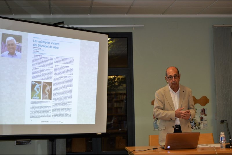 La presentació de la revista Daualdeu a Beniarbeig s’acompanya amb una xerrada sobre el sistema mètric La presentació de la revista Daualdeu a Beniarbeig s’acompanya amb una xerrada sobre el sistema mètric