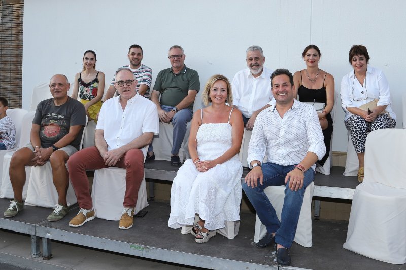 Els moros i cristians tornen a omplir els carrers de Els Poblets de color i música de la mà de Cavallers de l’Apocalipsi Els moros i cristians tornen a omplir els carrers de Els Poblets de color i música de la mà de Cavallers de l’Apocalipsi