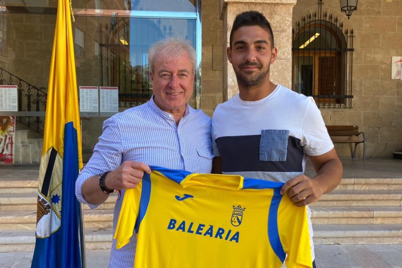 El Dénia refuerza el ataque con el fichaje de Renzo y ratifica otras cuatro renovaciones El Dénia refuerza el ataque con el fichaje de Renzo y ratifica otras cuatro renovaciones