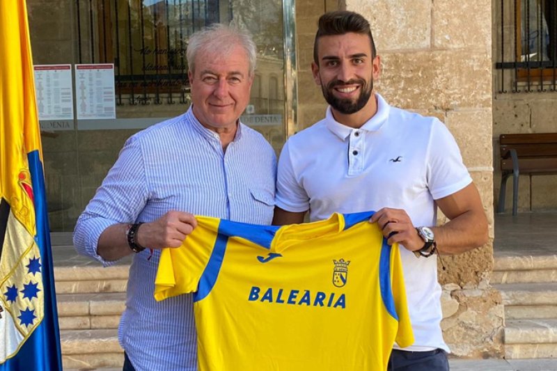 El Dénia refuerza el ataque con el fichaje de Renzo y ratifica otras cuatro renovaciones El Dénia refuerza el ataque con el fichaje de Renzo y ratifica otras cuatro renovaciones