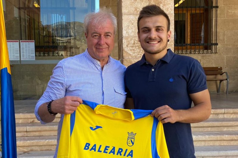 El Dénia refuerza el ataque con el fichaje de Renzo y ratifica otras cuatro renovaciones El Dénia refuerza el ataque con el fichaje de Renzo y ratifica otras cuatro renovaciones