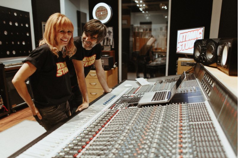 Música sin perjuicios y a la búsqueda de nuevas sonoridades  Música sin perjuicios y a la búsqueda de nuevas sonoridades