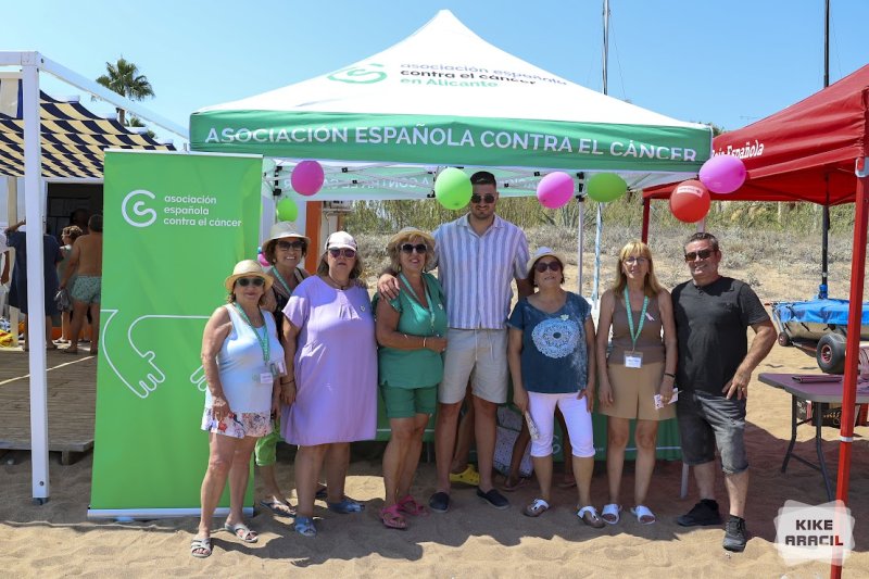 La Junta Local de l’AECC d’Ondara institucionalitza la campanya de prevenció de càncer de pell a la platja La Junta Local de l’AECC d’Ondara institucionalitza la campanya de prevenció de càncer de pell a la platja