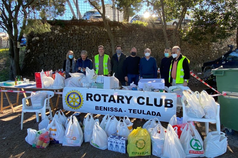 Todoterrenos cargados con kilos de solidaridad Todoterrenos cargados con kilos de solidaridad