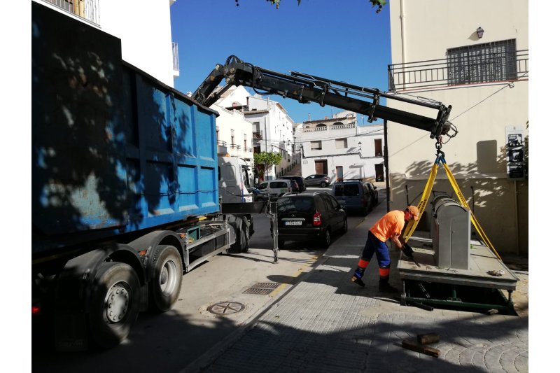 Restauración del contenedores subterráneos de la calle Bilbao de Benissa Restauración del contenedores subterráneos de la calle Bilbao de Benissa