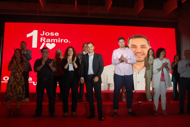 Ramiro presenta las credenciales de  Ramiro presenta las credenciales de