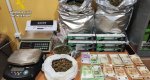 La Guardia Civil desmantela un grupo criminal dedicado al cultivo de marihuana en chalets de lujo de Calp La Guardia Civil desmantela un grupo criminal dedicado al cultivo de marihuana en chalets de lujo de Calp