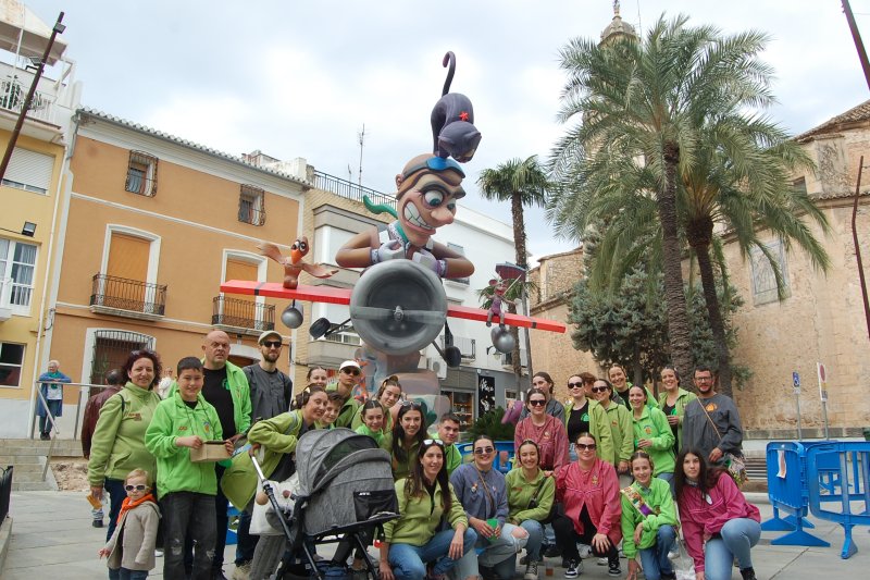 La Font s’endú els premis al monument i falleta infantil del 70 aniversari de les falles a Pego La Font s’endú els premis al monument i falleta infantil del 70 aniversari de les falles a Pego