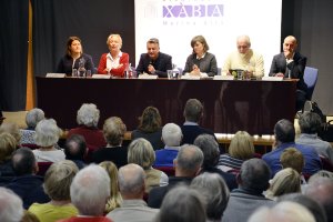 Los residentes británicos de Xàbia se preocupan por el efecto del Brexit sobre su sanidad, pensiones y residencia