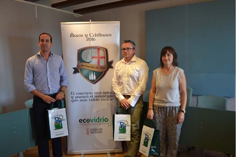 Els moros i cristians de Benissa competiran en un concurs de reciclatge de vidre Els moros i cristians de Benissa competiran en un concurs de reciclatge de vidre
