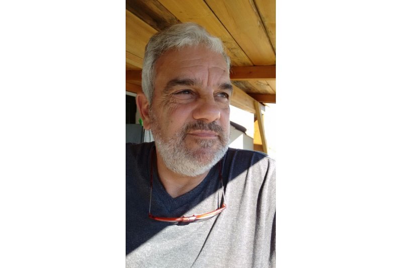 GUILLERMO ARES:   Del pasado al futuro GUILLERMO ARES:   Del pasado al futuro