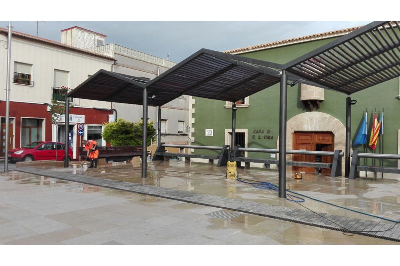 Ondara escomet actuacions de millora a la plaça Major Ondara escomet actuacions de millora a la plaça Major