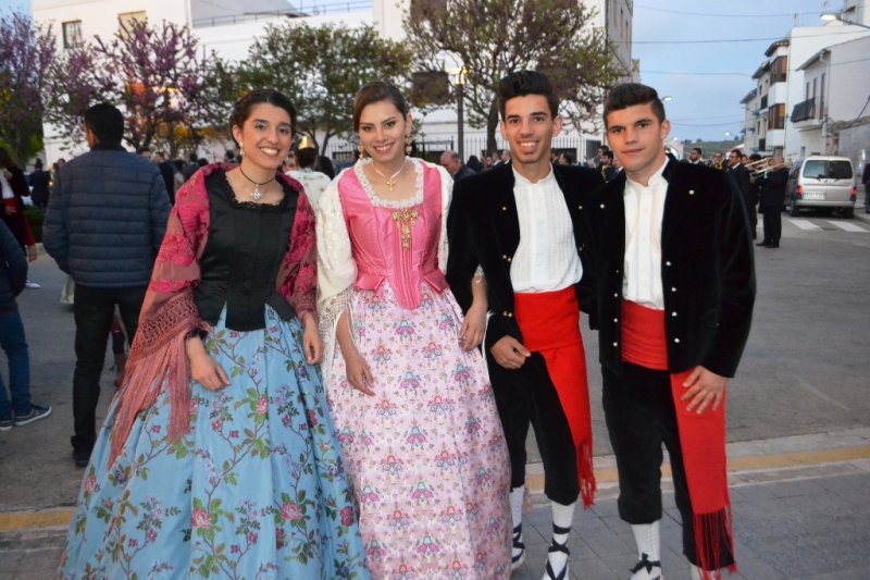 Marcos A. Torres fa ús de l’experiència vital transmesa pels pares per a fer el pregó de les festes de Benissa Marcos A. Torres fa ús de l’experiència vital transmesa pels pares per a fer el pregó de les festes de Benissa