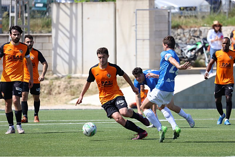 Primera Regional: El Orba golea pero deberá pelear hasta la última jornada para ascender Primera Regional: El Orba golea pero deberá pelear hasta la última jornada para ascender