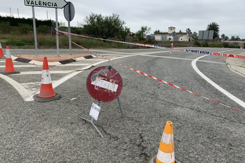 Incidencias en dos de los puntos de enlace con la N-332 complican el tráfico de Pedreguer  Incidencias en dos de los puntos de enlace con la N-332 complican el tráfico de Pedreguer