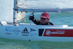 Un patrocinador suministra nueva embarcación al regatista javiense Rafa Andarias