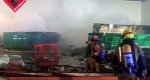 Incendio en un almacén de chatarra en Pedreguer Incendio en un almacén de chatarra en Pedreguer