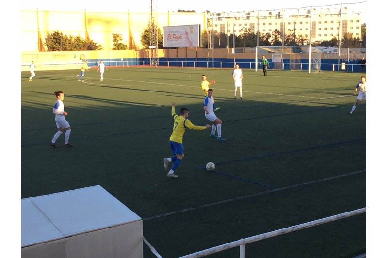 Preferent: El Pedreguer és l'únic que guanya en una jornada on el derbi Pego vs Jávea acaba sense gols i al Dénia se li escapen dos punts Preferent: El Pedreguer és l'únic que guanya en una jornada on el derbi Pego vs Jávea acaba sense gols i al Dénia se li escapen dos punts
