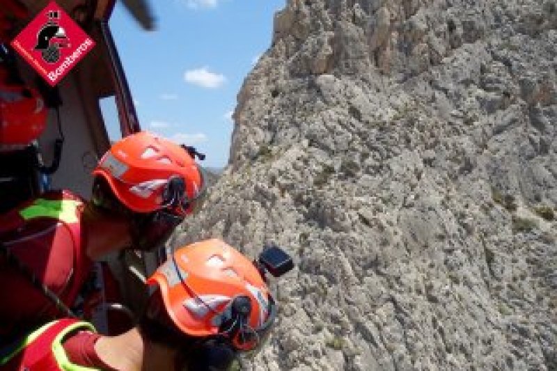 Rescatan a un escalador en el Morro de Toix de Calp Rescatan a un escalador en el Morro de Toix de Calp