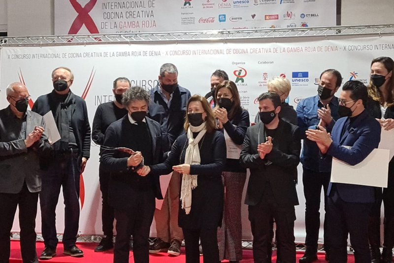 Alberto Montes, de Cáceres, gana el Concurso Internacional de Cocina Creativa de la Gamba Roja  Alberto Montes, de Cáceres, gana el Concurso Internacional de Cocina Creativa de la Gamba Roja