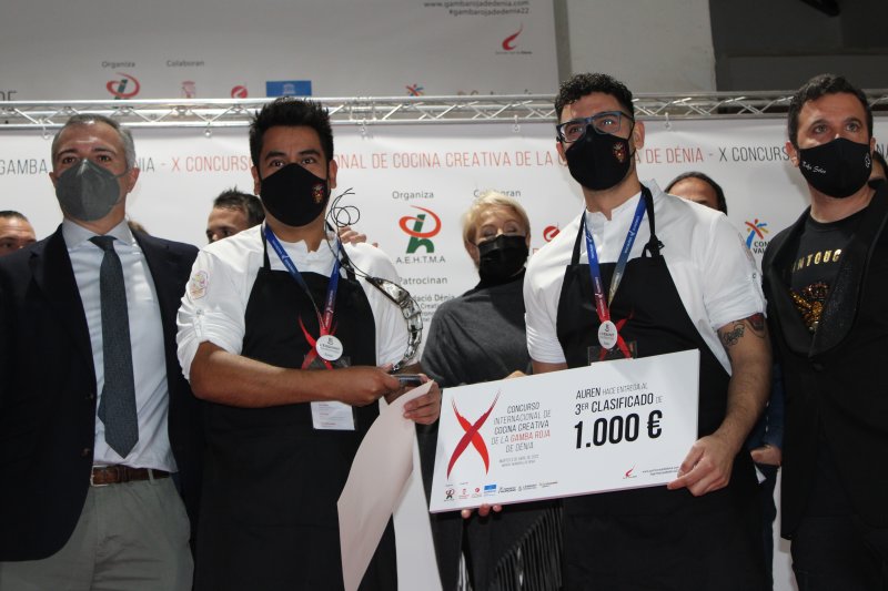 Alberto Montes, de Cáceres, gana el Concurso Internacional de Cocina Creativa de la Gamba Roja  Alberto Montes, de Cáceres, gana el Concurso Internacional de Cocina Creativa de la Gamba Roja