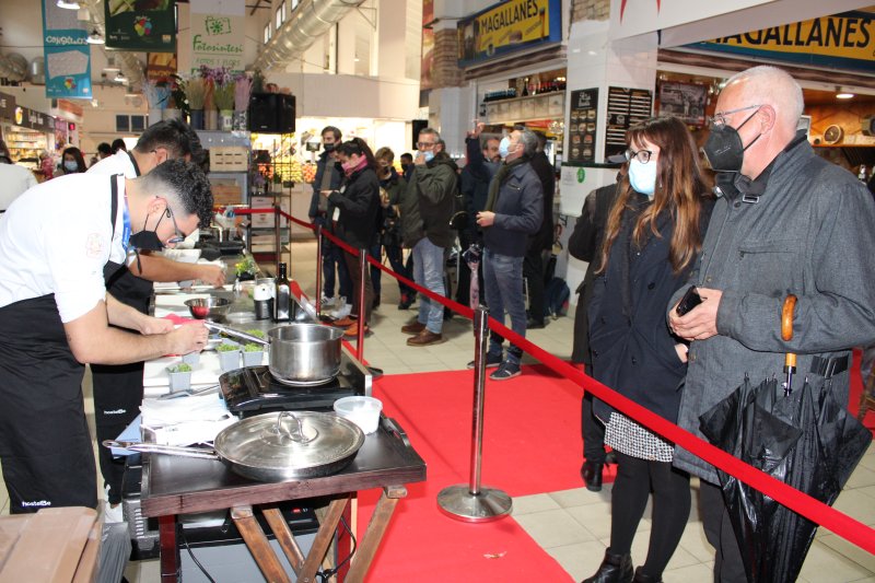 Alberto Montes, de Cáceres, gana el Concurso Internacional de Cocina Creativa de la Gamba Roja  Alberto Montes, de Cáceres, gana el Concurso Internacional de Cocina Creativa de la Gamba Roja