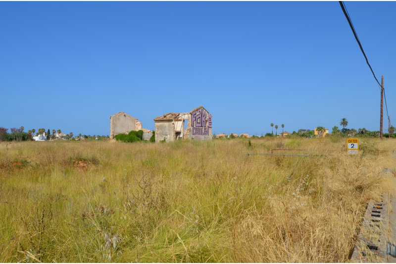 Proyectan un camping en unos terrenos de 30.000 m2 del Camí de Gandia Proyectan un camping en unos terrenos de 30.000 m2 del Camí de Gandia